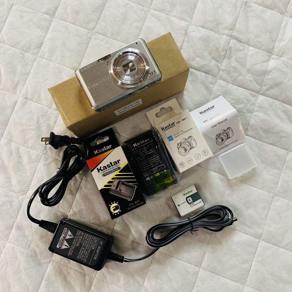 WORKING Sony Cyber Shot DSC-S980 12.1MP Digital Camera W/Battery, 2 Chgr, Extras